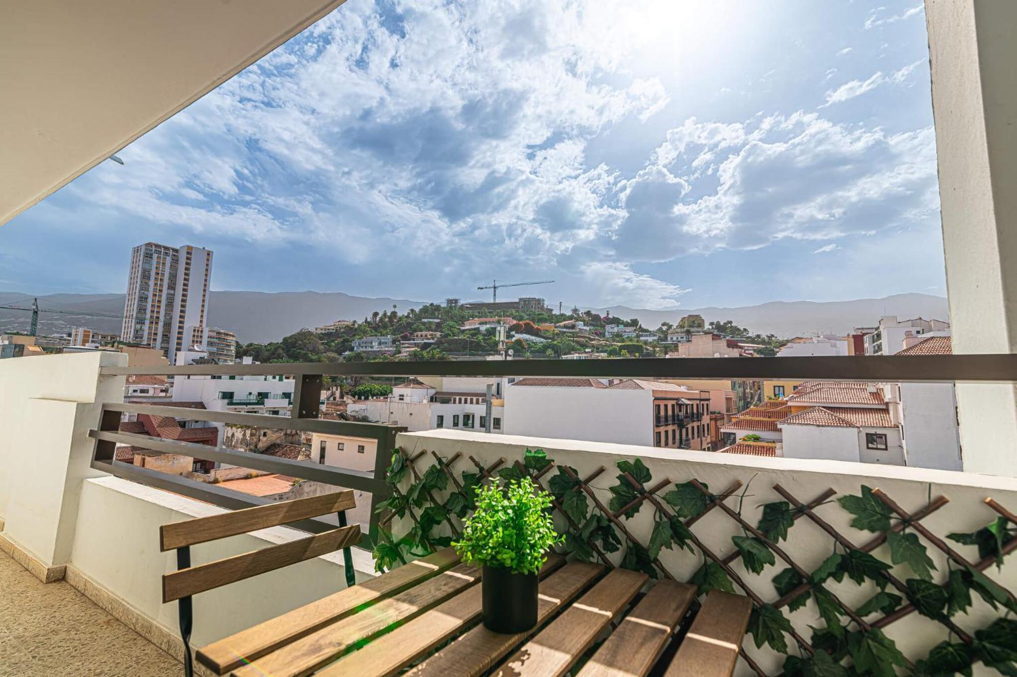 Apartamento En Puerto De La Cruz Con Vistas A La Ciudad By Alterhome Exterior photo